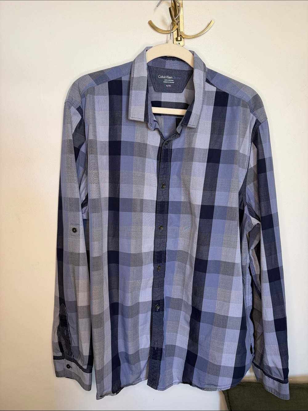 Calvin Klein Men’s Navy and Light Blue Checked Button-Down Shirt xl